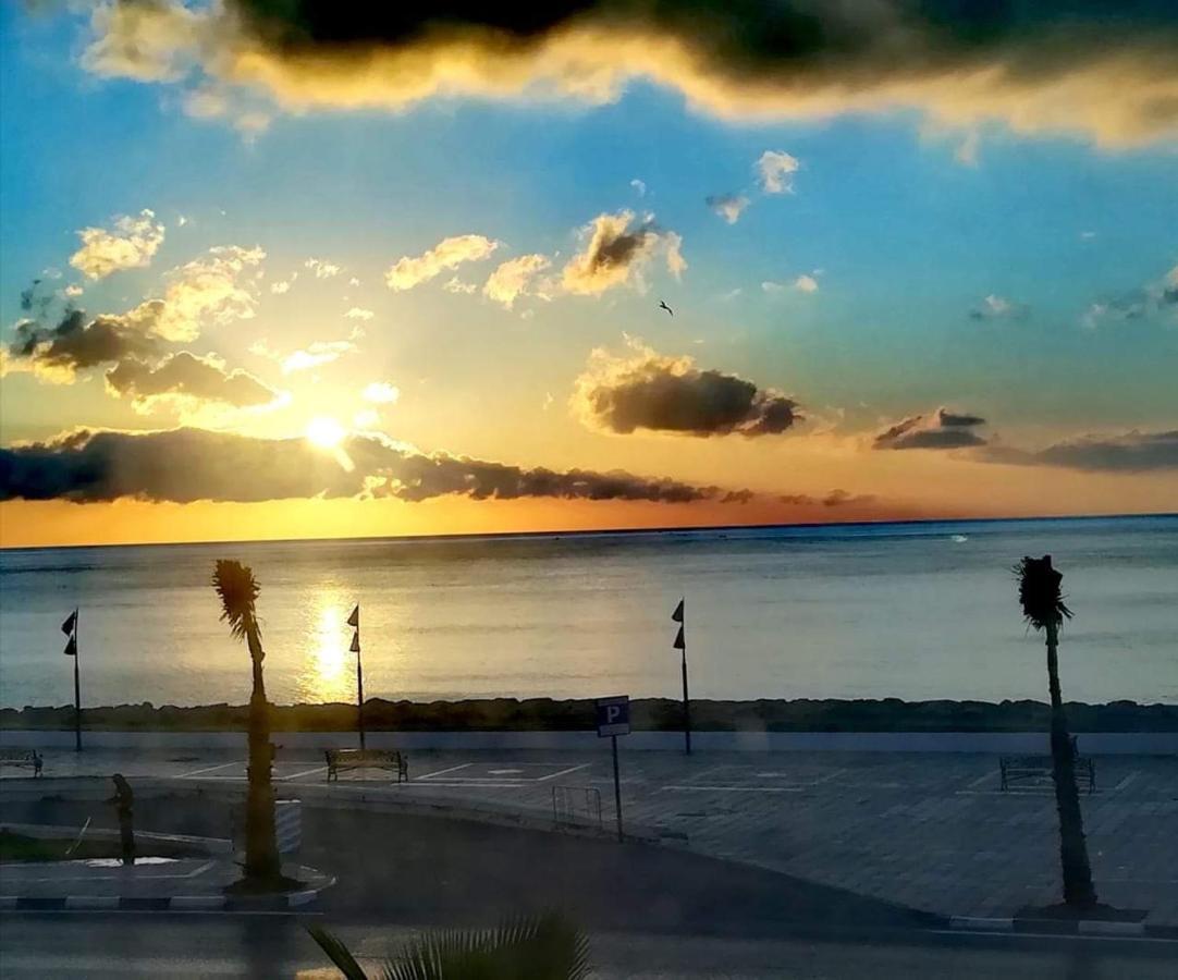 Hotel La Corniche Fnideq Bagian luar foto