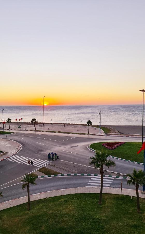 Hotel La Corniche Fnideq Bagian luar foto