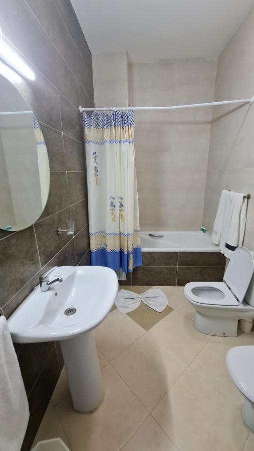 Hotel La Corniche Fnideq Bagian luar foto